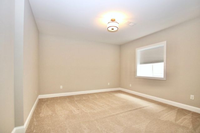 114 TURNSTONE LN, Lake Frederick, VA 22630