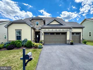 114 TURNSTONE LN, Lake Frederick, VA 22630