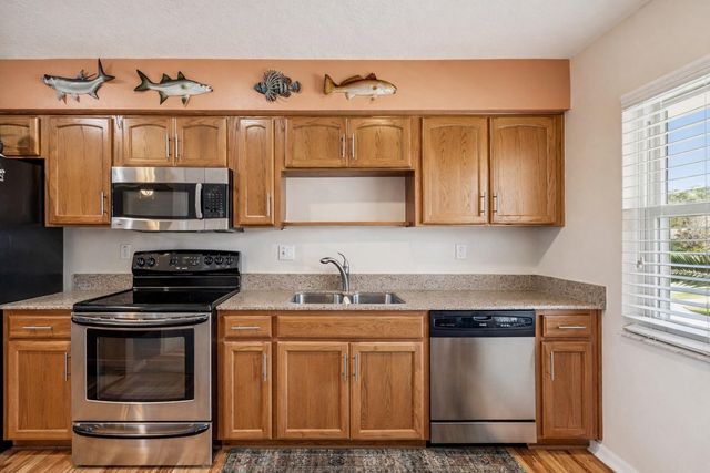 1059 S POINTE ALEXIS DR, Tarpon Springs, FL 34689