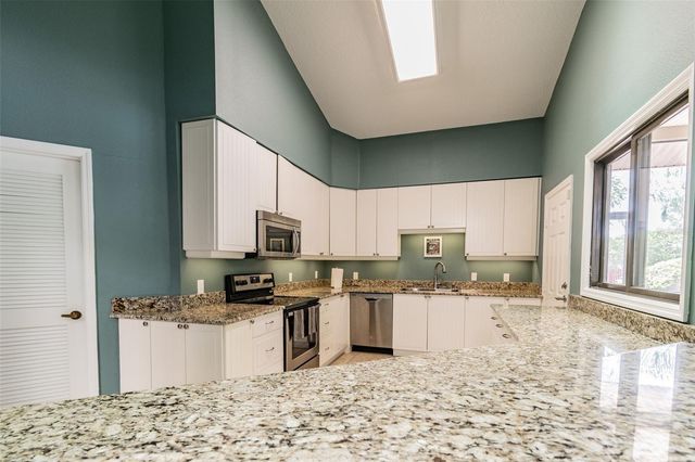 1059 S POINTE ALEXIS DR, Tarpon Springs, FL 34689