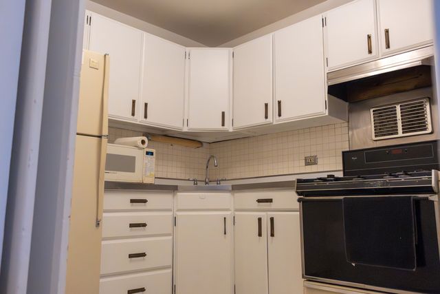 400 E Randolph Street 906, Chicago, IL 60601