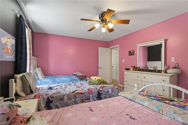 342 Plum DR, Hartfield, VA 23071