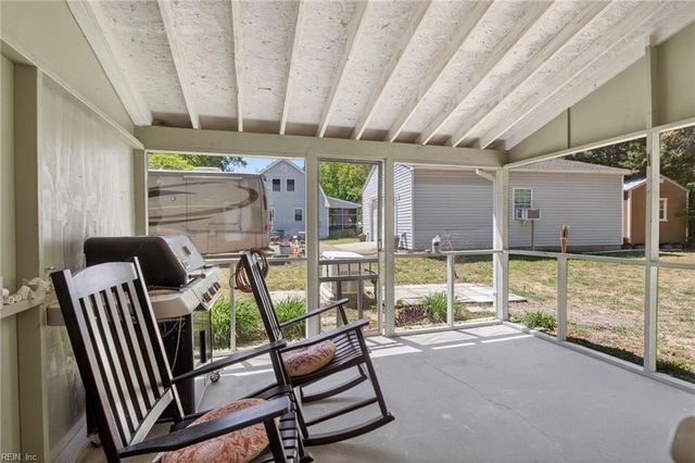 342 Plum DR, Hartfield, VA 23071
