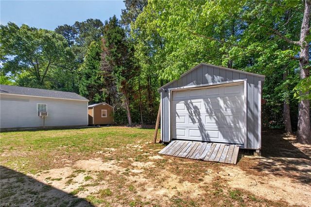 342 Plum DR, Hartfield, VA 23071