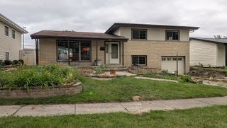 825 S School Street, Lombard, IL 60148