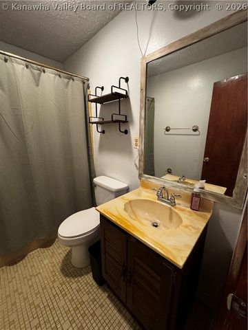 6192 Huff Creek Highway, Davin, WV 25617