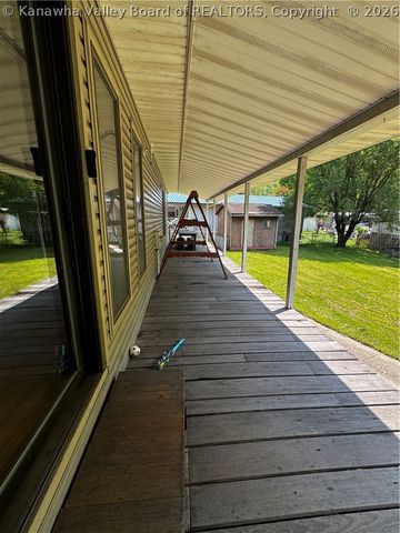 6192 Huff Creek Highway, Davin, WV 25617
