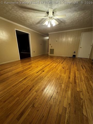 6192 Huff Creek Highway, Davin, WV 25617
