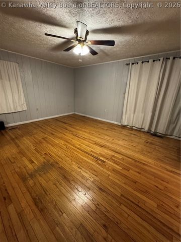 6192 Huff Creek Highway, Davin, WV 25617