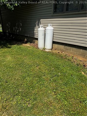 6192 Huff Creek Highway, Davin, WV 25617