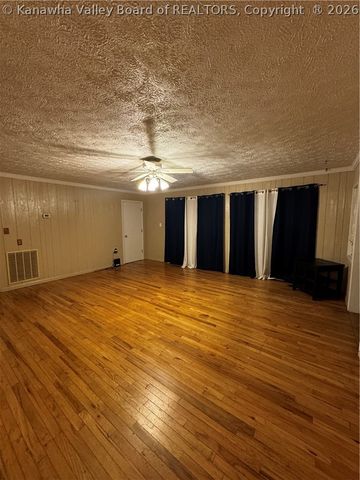 6192 Huff Creek Highway, Davin, WV 25617