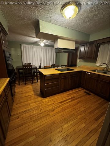 6192 Huff Creek Highway, Davin, WV 25617