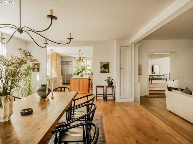 1615 S GREENWOOD Rd, Portland, OR 97219