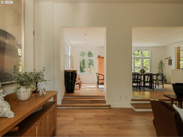 1615 S GREENWOOD Rd, Portland, OR 97219