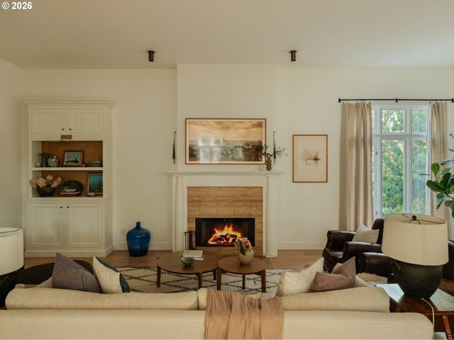 1615 S GREENWOOD Rd, Portland, OR 97219