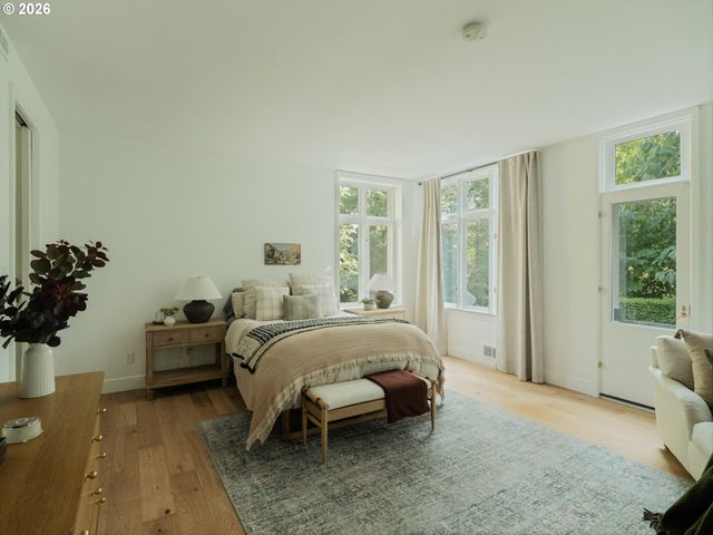 1615 S GREENWOOD Rd, Portland, OR 97219