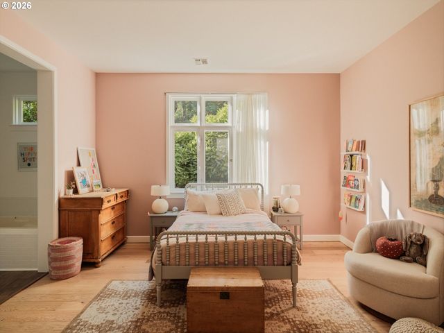 1615 S GREENWOOD Rd, Portland, OR 97219