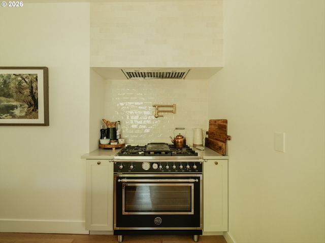 1615 S GREENWOOD Rd, Portland, OR 97219