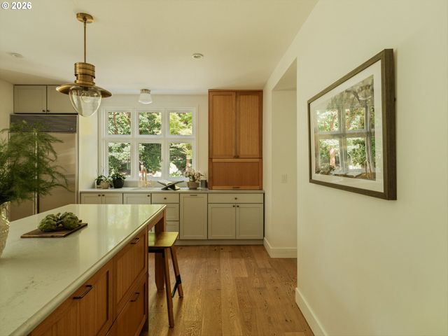 1615 S GREENWOOD Rd, Portland, OR 97219