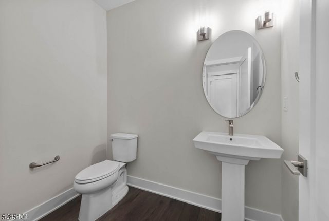 92 Cinnamon Dr, Upper Saddle River Boro, NJ 07458