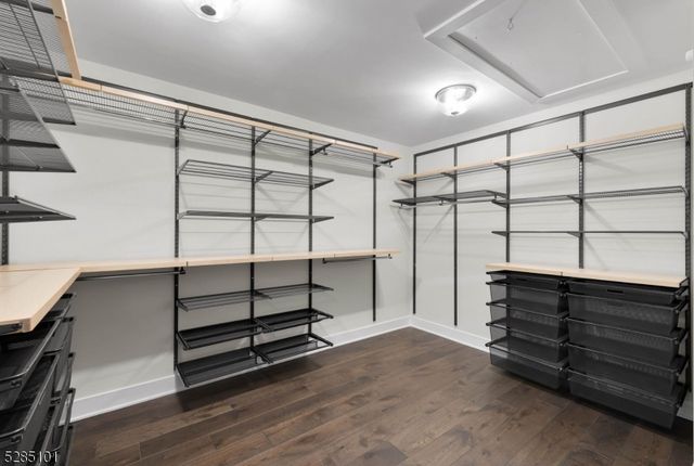 92 Cinnamon Dr, Upper Saddle River Boro, NJ 07458