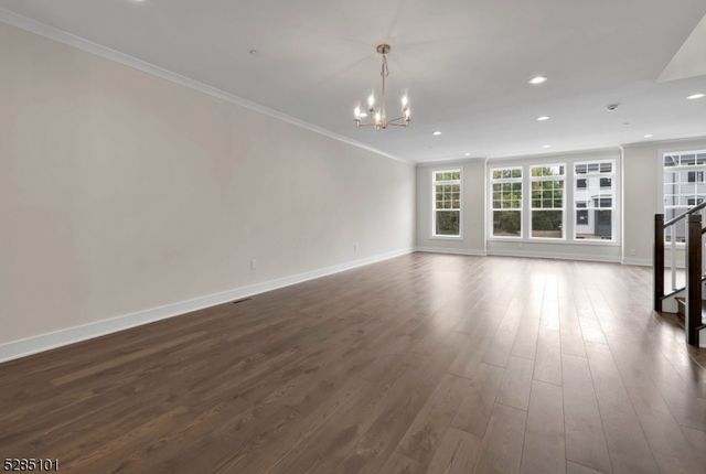 92 Cinnamon Dr, Upper Saddle River Boro, NJ 07458