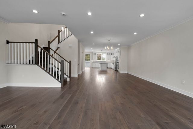 92 Cinnamon Dr, Upper Saddle River Boro, NJ 07458