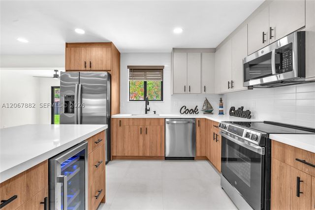 2840 SW 5th St, Fort Lauderdale, FL 33312