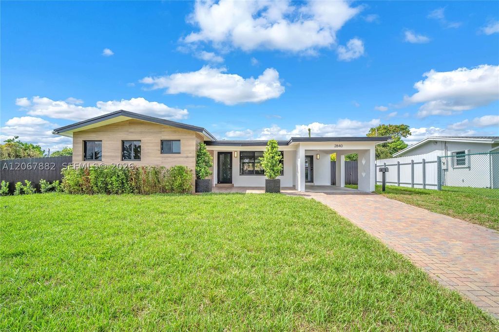 2840 SW 5th St, Fort Lauderdale, FL 33312