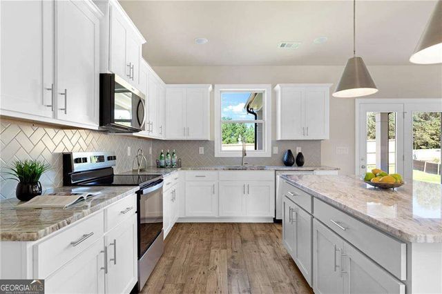 942 Homepark Circle, Buford, GA 30518