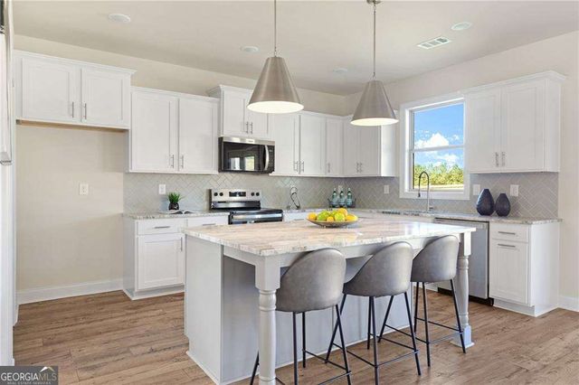 942 Homepark Circle, Buford, GA 30518