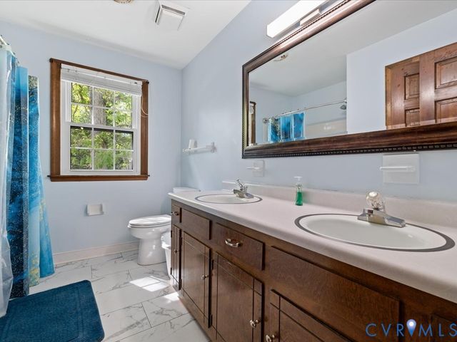 4411 Overridge Dr, Chester, VA 23831