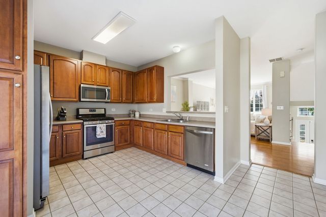 2234 Daybreak Drive 2234, Aurora, IL 60503