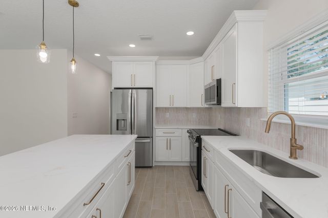 995 DUVAL Street, St. Augustine, FL 32084