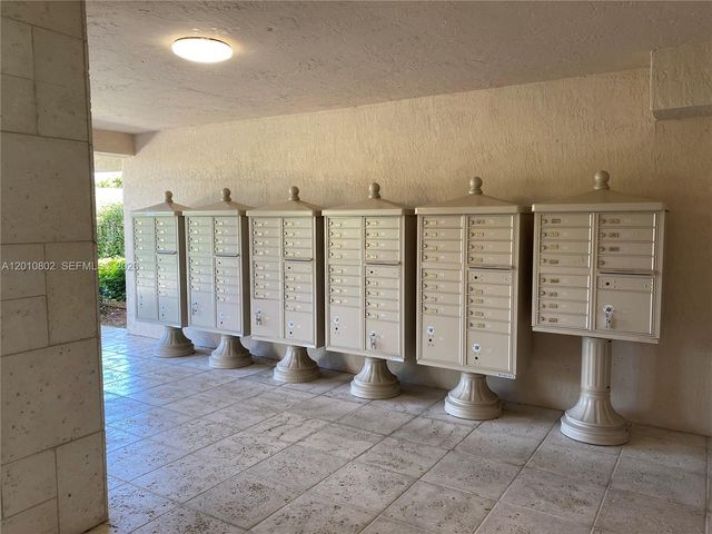 14500 SW 88th Ave 222, Palmetto Bay, FL 33176