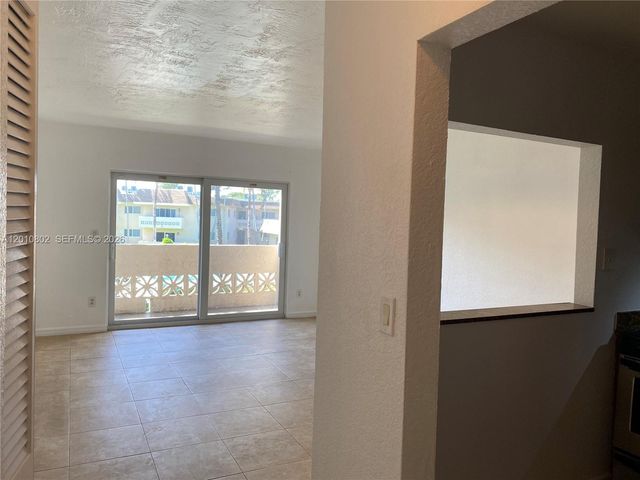 14500 SW 88th Ave 222, Palmetto Bay, FL 33176
