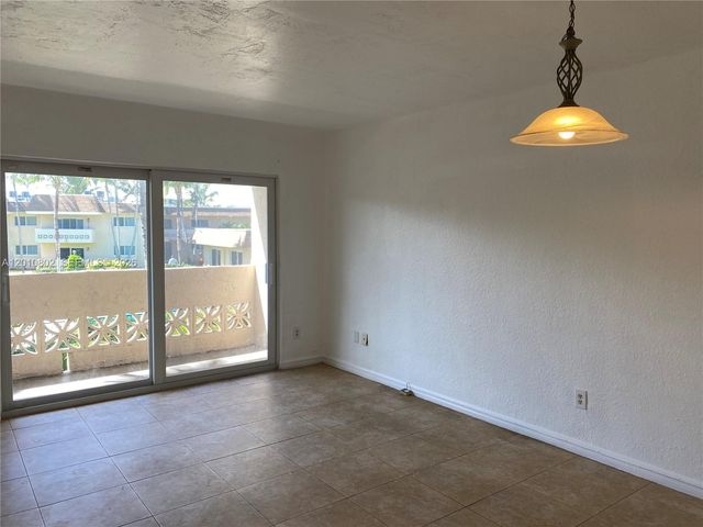 14500 SW 88th Ave 222, Palmetto Bay, FL 33176