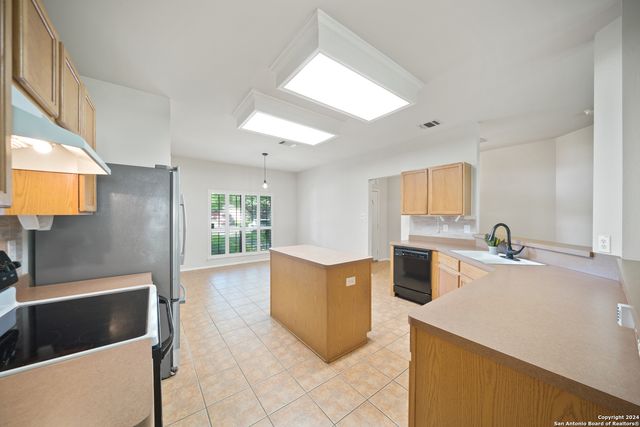 1628 BENCH TRL, Schertz, TX 78154