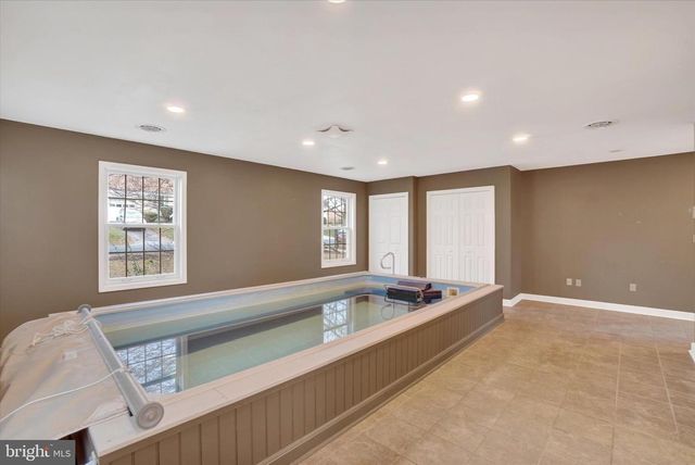 22 RIDGEWAY DR, York, PA 17404