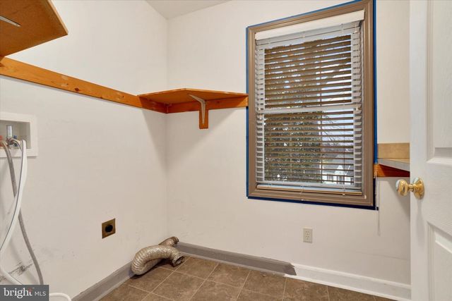 22 RIDGEWAY DR, York, PA 17404