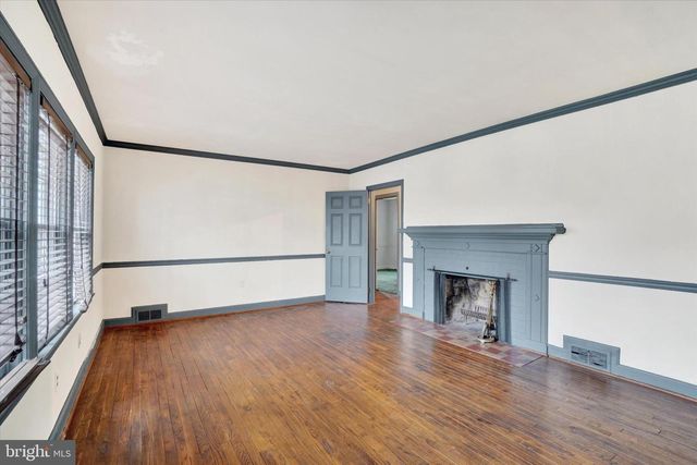 22 RIDGEWAY DR, York, PA 17404