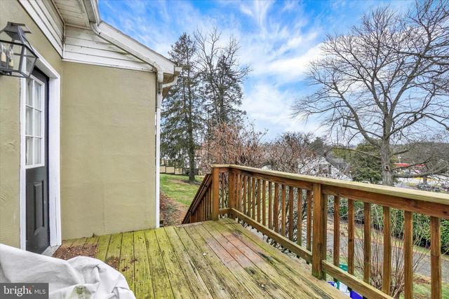 22 RIDGEWAY DR, York, PA 17404