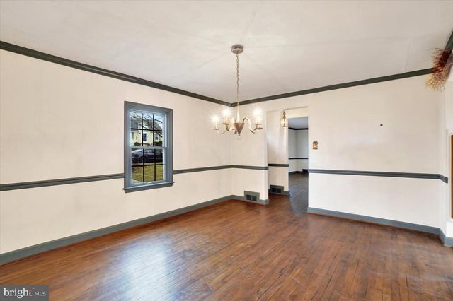 22 RIDGEWAY DR, York, PA 17404