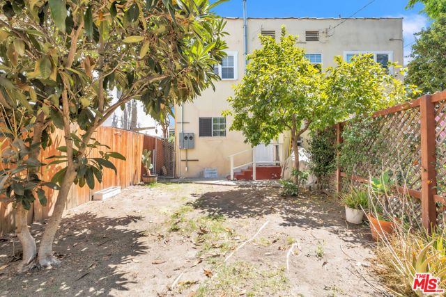 419 N VAN NESS Avenue, Los Angeles, CA 90004