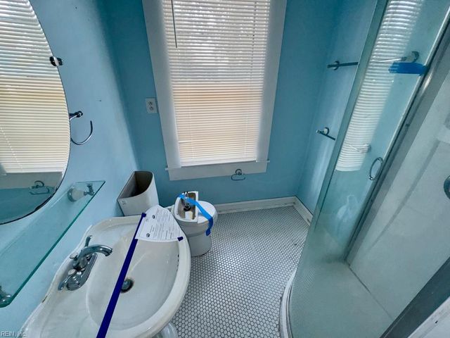 65 Harris RD, Portsmouth, VA 23702