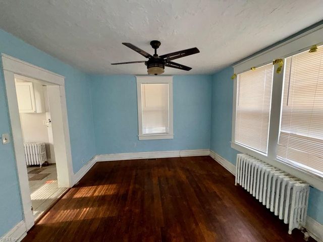 65 Harris RD, Portsmouth, VA 23702