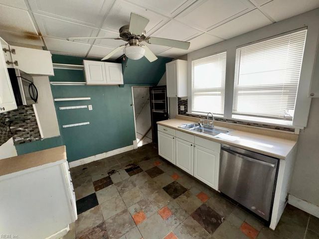 65 Harris RD, Portsmouth, VA 23702