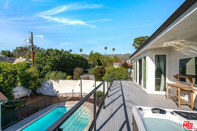 523 E Fairmount Road, Burbank, CA 91501