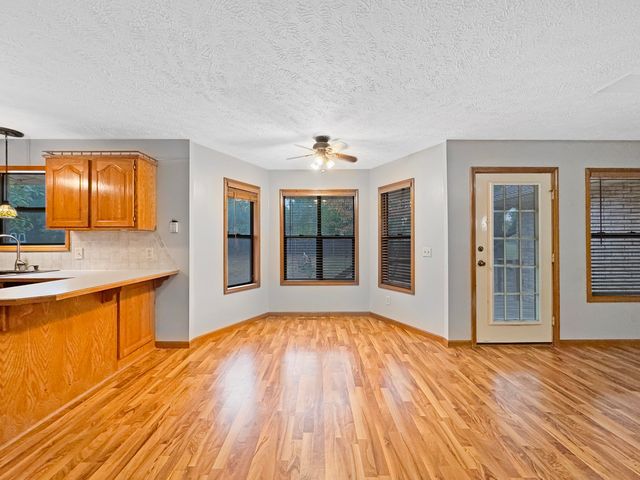 303 South Suburban Avenue, Springfield, MO 65802