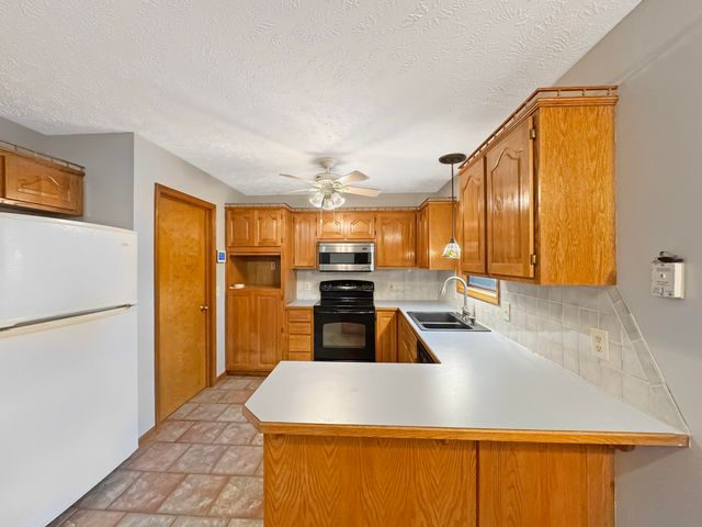 303 South Suburban Avenue, Springfield, MO 65802